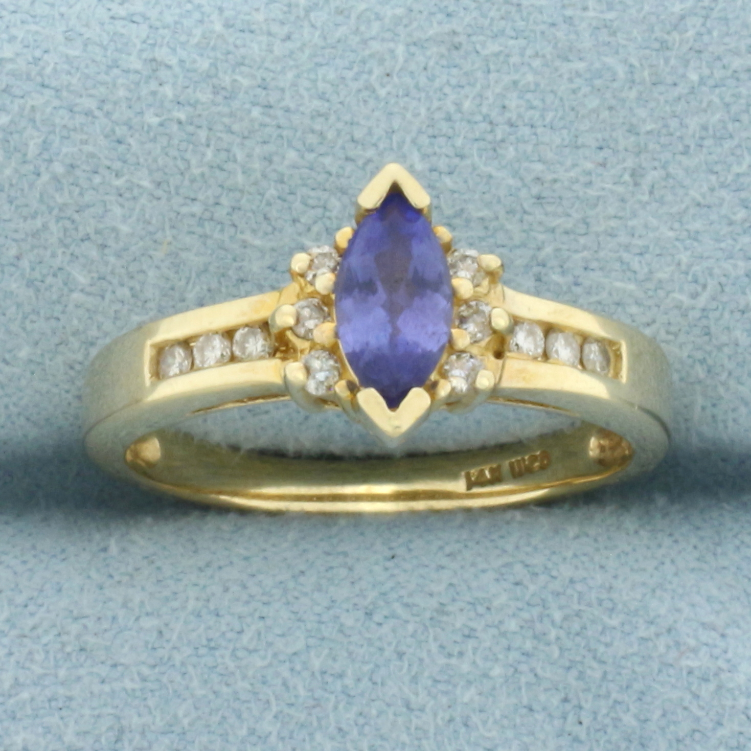 Tanzanite and Diamond Ring in 14k Yellow Gold
