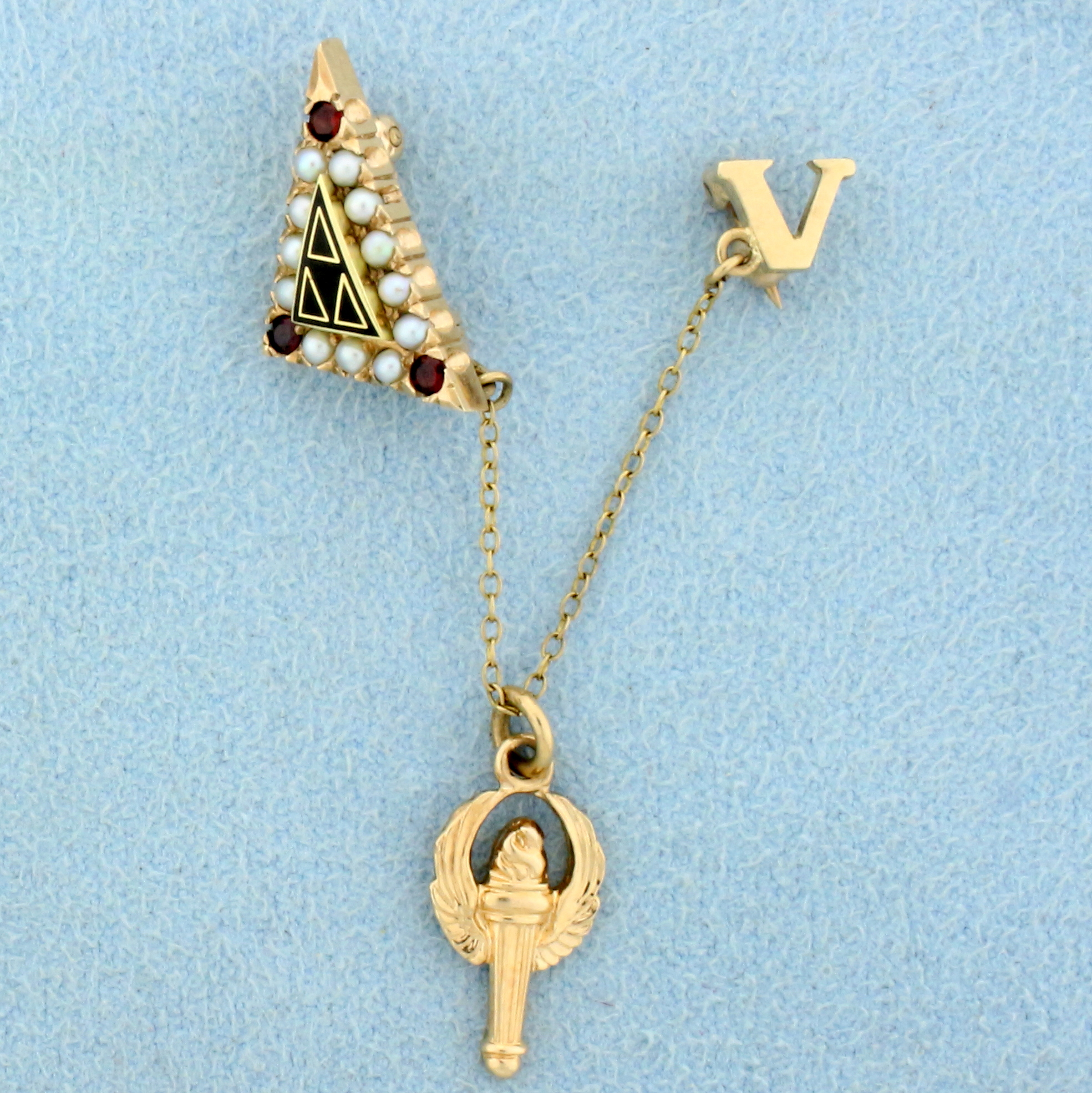Vintage Acacia Fraternity Pin in 10K Yellow Gold
