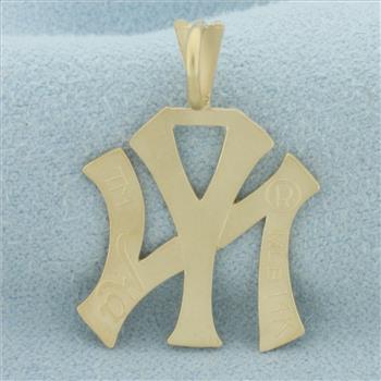 Diamond Cut New York Yankees MLB Pendant in 14k Yellow Gold