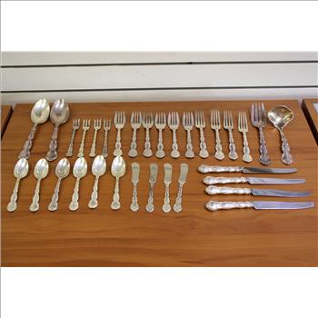 Gorham Strasburg Sterling silver flatware  set of 32 pieces