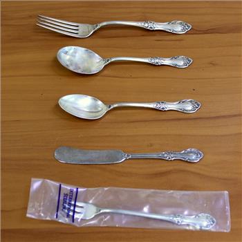 International Wild Rose Sterling Silver Flatware Set of 71 Pieces