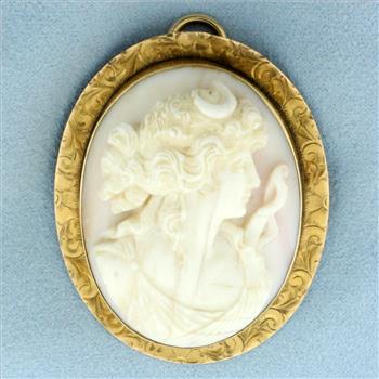 Large Vintage Carved Shell Cameo Pendant in 10k Yellow Gold