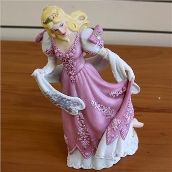 Lenox Cinderella Fine Porcelain Figurine The Legendary Princesses