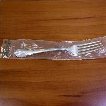 Lunt Modern Victorian 7 Piece Flatware Set in Sterling Silver