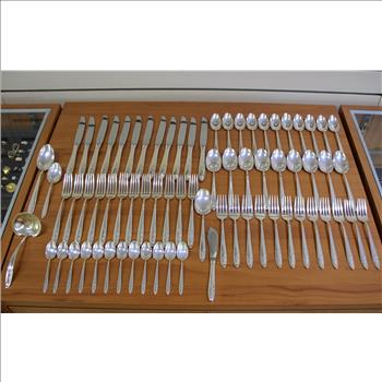 Lunt Spring Serenade Sterling Silver Flatware 74 Piece Set