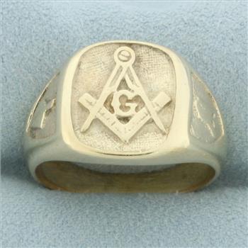 Mens Vintage Masonic Ring in 10k Yellow Gold