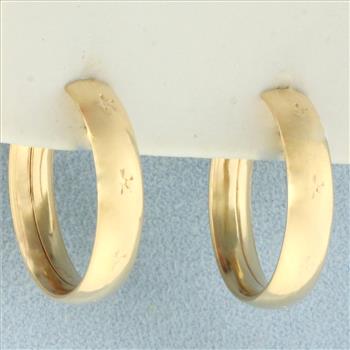 Star Design Engraved Hoop Earrings in 18k Yellow Gold