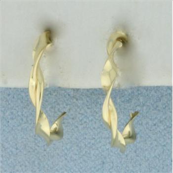 Twisting Design Hoop Earrings in 14k Yellow Gold