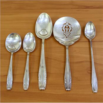 Wallace Stradivari Eighty Eight Piece Sterling Silver Flatware Set
