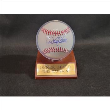 Derek Jeter Autograph Baseball