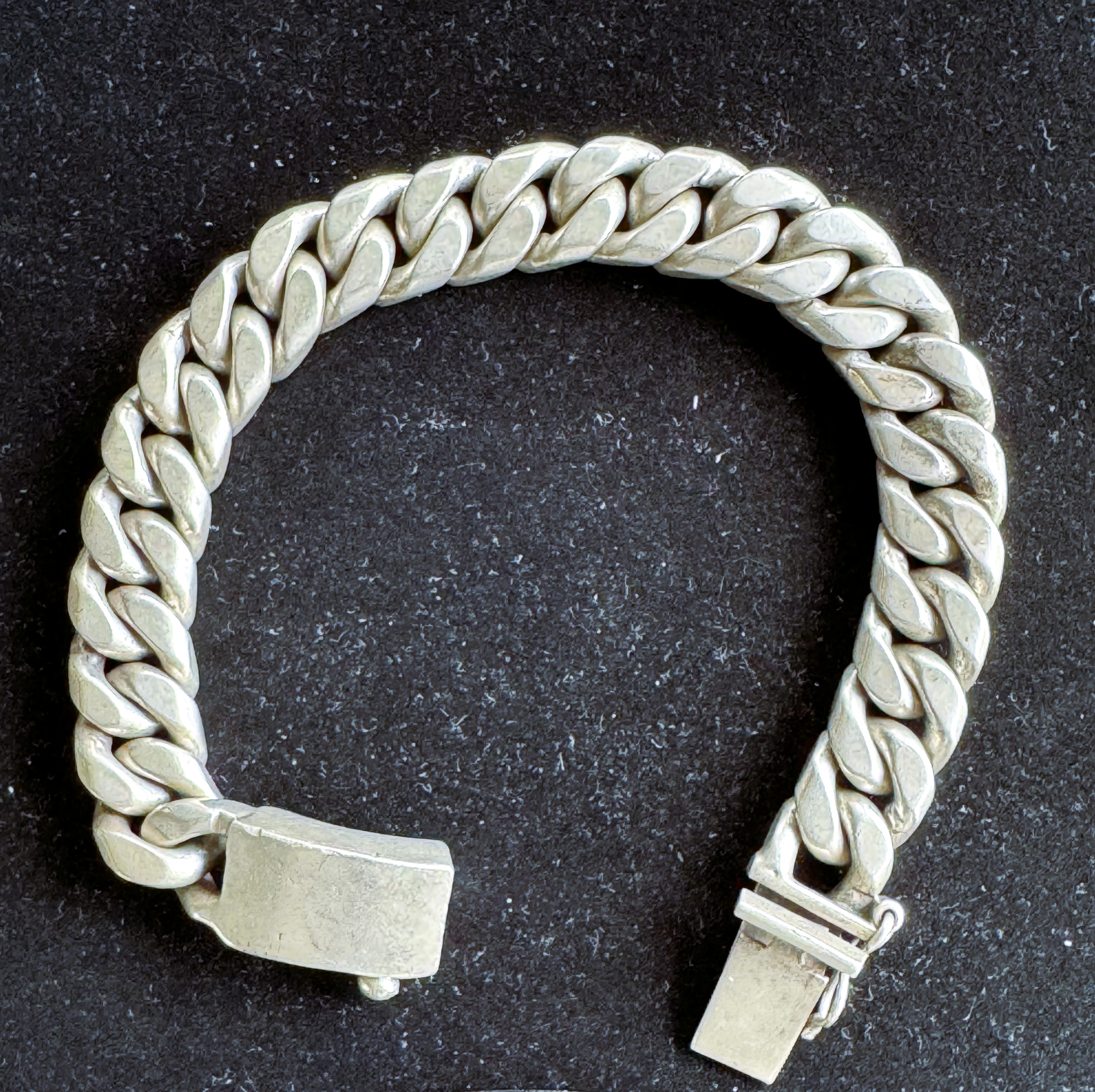 VINTAGE OLD QUALITY MADE & SIGNED MEXICO, CUBAN LINK SOLID (VERY HEAVY) (125g) BRACELET, .925 STERLING SILVER 9" X 1/2 W, CLASSIC