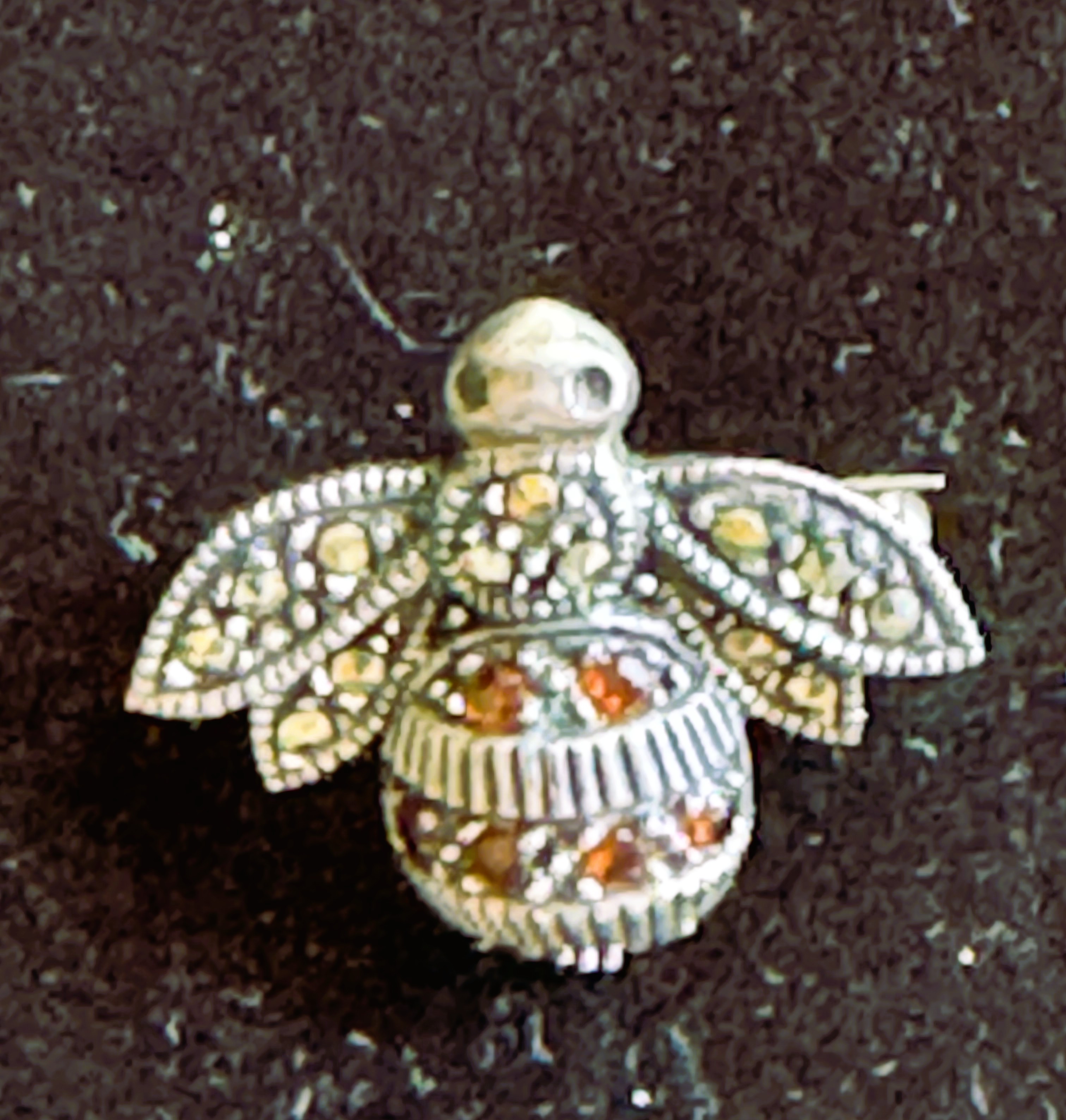 VINTAGE ESTATE STAMPED .925 STERLING SILVER STONE BEE BUMBLEBEE BROOCH PIN WITH 8 RED STONES