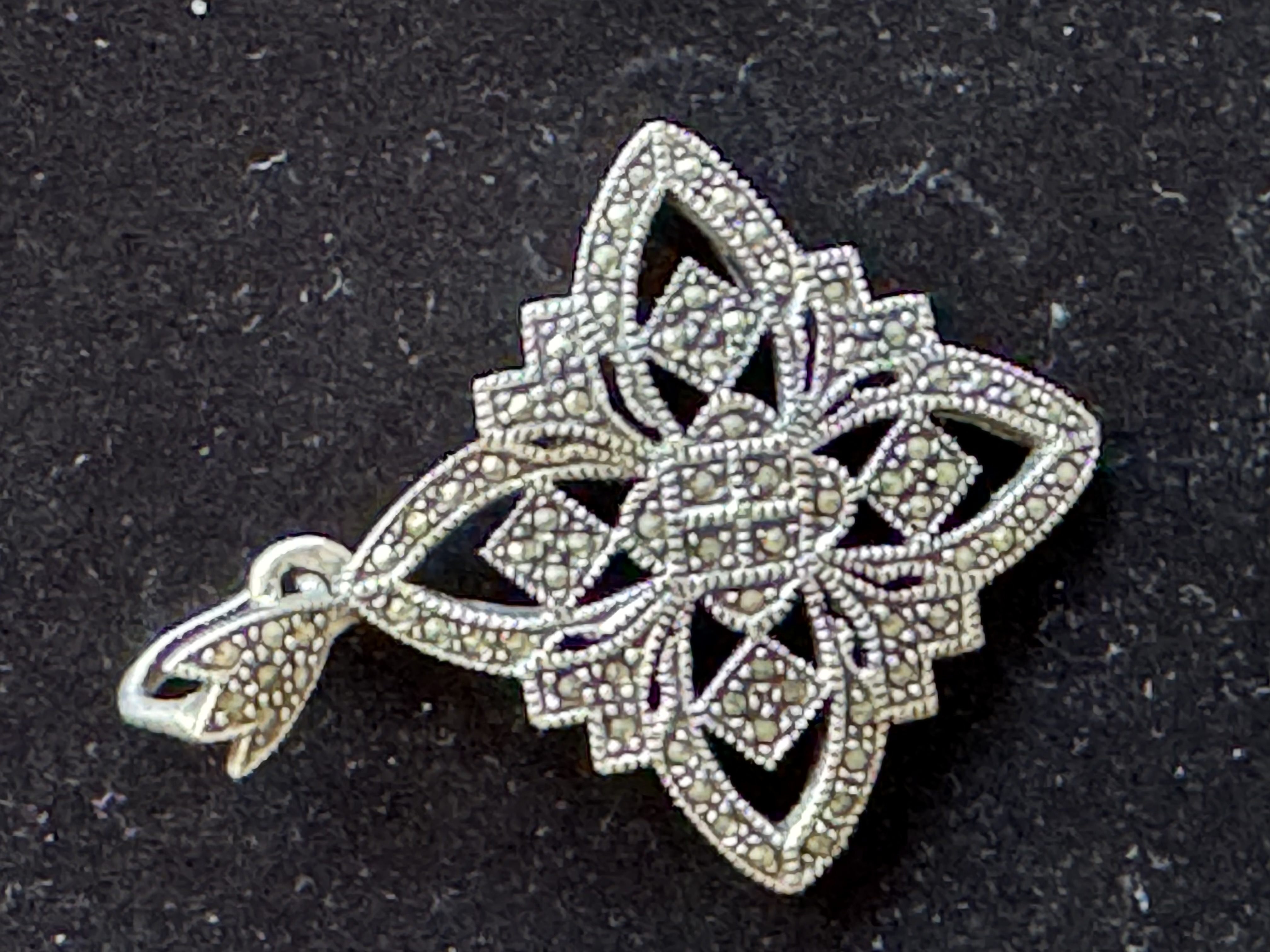 VINTAGE ESTATE .925 STERLING SILVER HEAVY CLASSIC  PENDANT