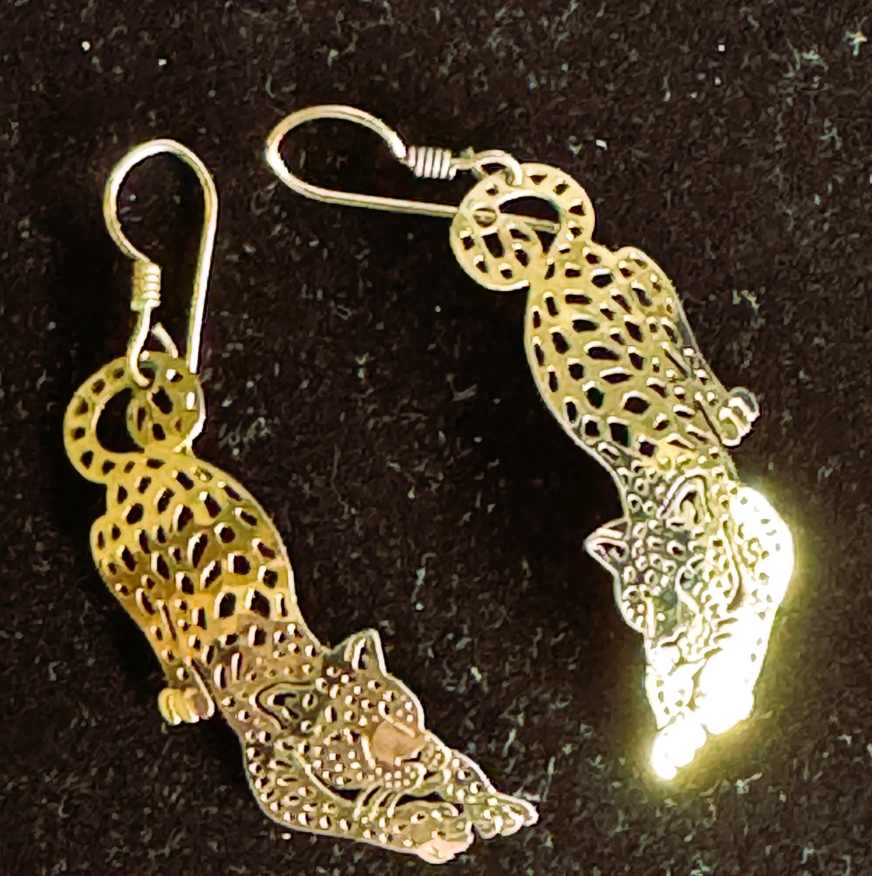 WILL BYRDE GOLD LAYERED HIGHLY POLISHED HANDCRAFTED DANGLE EARRINGS, BEAUTIES, LIKE NEW NEVER WORN STRETCHED CAT