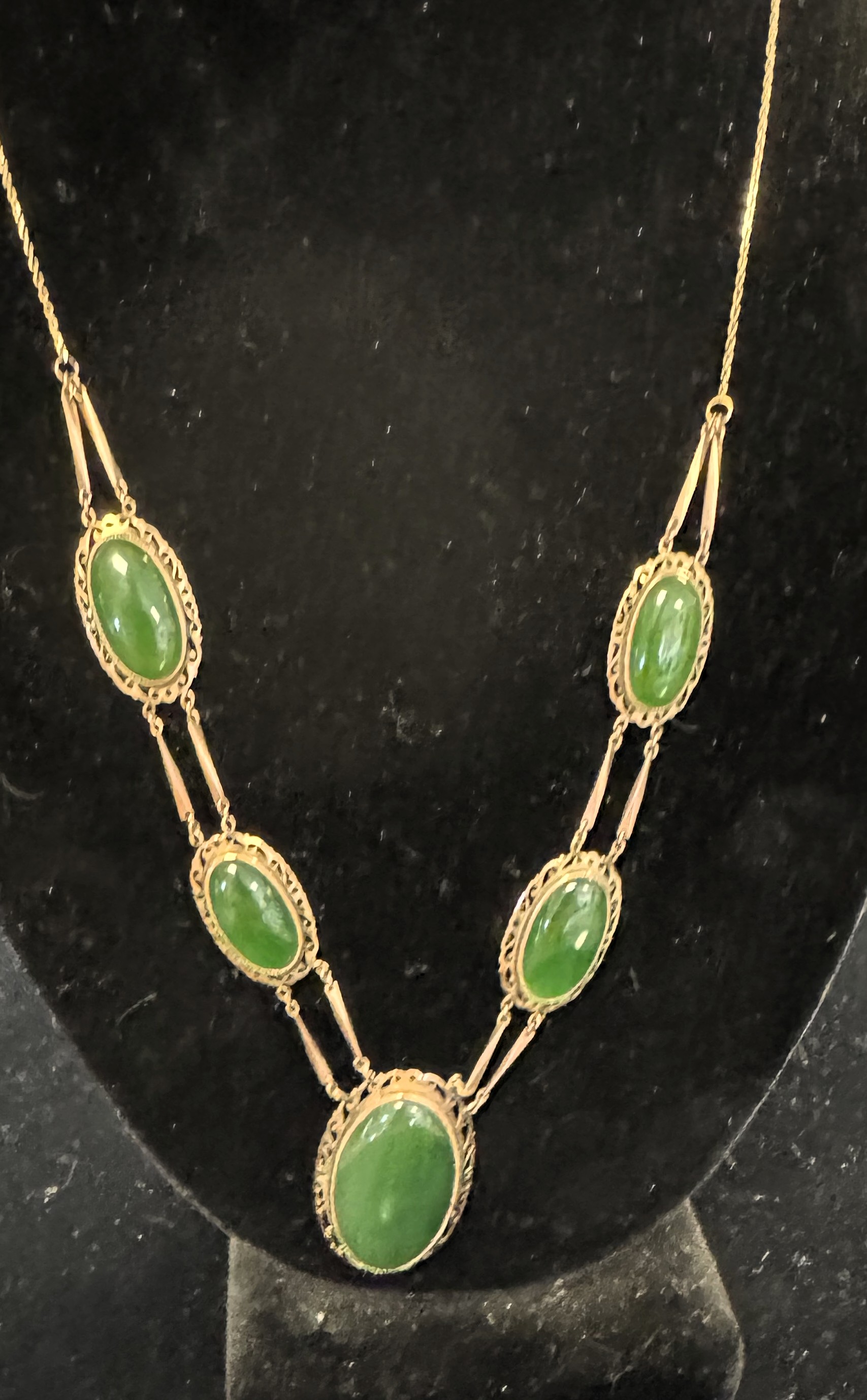 GOLD, 18K OUT OF ESTATE LIKE NEW CLASS, 18" NECKLACE WITH BEAUTY STONES