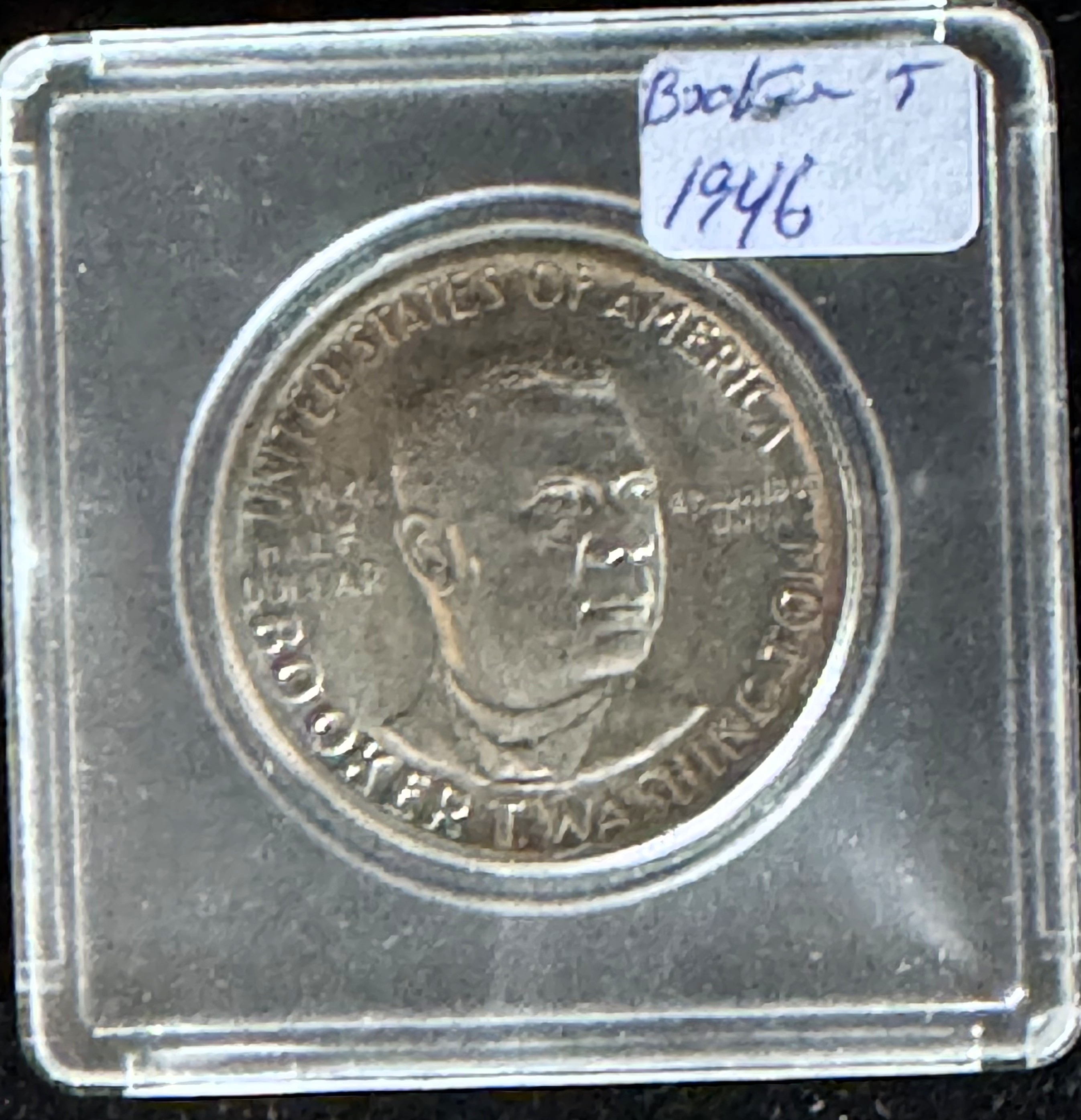 1946 90% SILVER,  BOOKER T WASHINGTON & GEORGE W CARVER COMMEMORATIVE HALF DOLLAR, UNC COIN, IN A HARD CASE