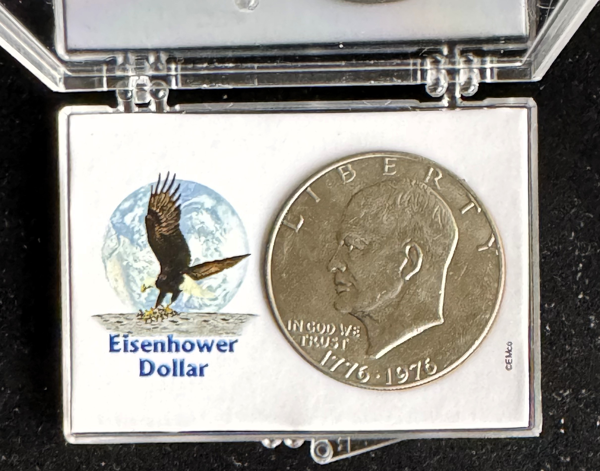 1776-1976 EISENHOWER BICENTENNIAL COIN IN A CASE