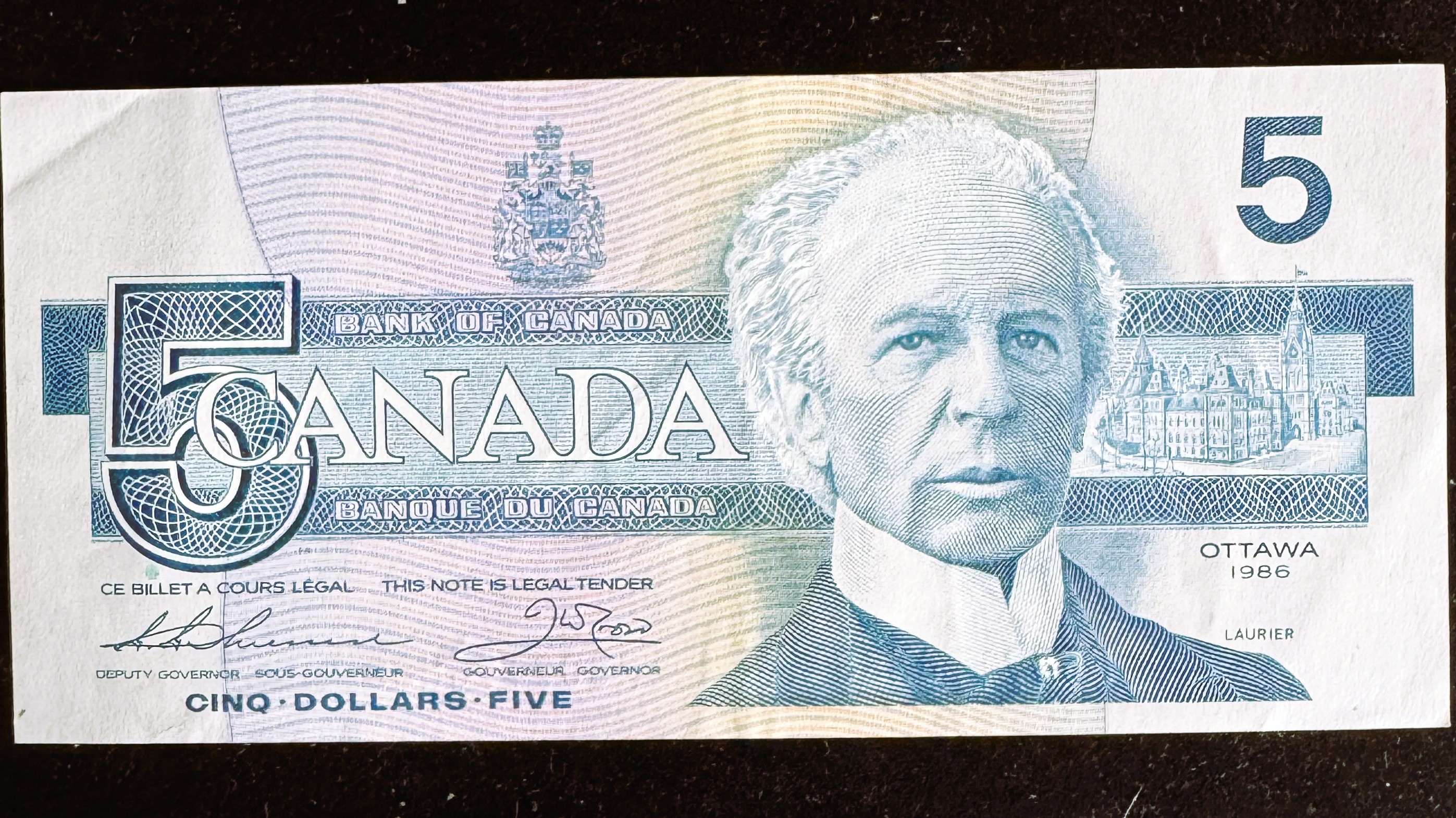 1986 SERIES OTTAWA CANADA $5 DOLLAR CRISP UNC IN A SLEVE