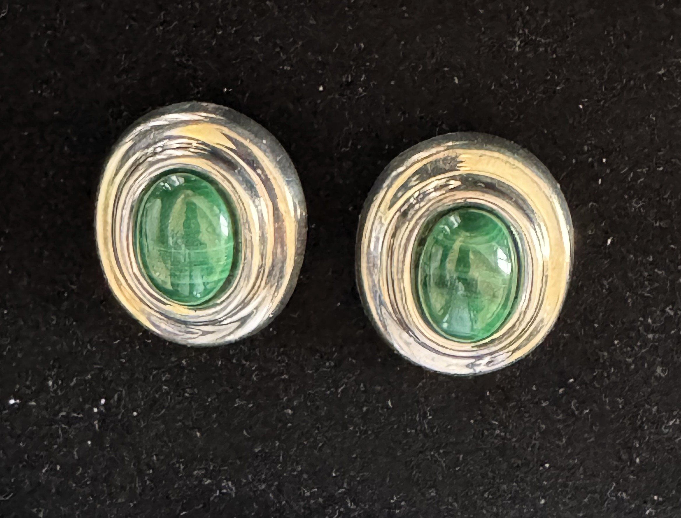.925 MEXICO STERLING SILVER VINTAGE CLIP-ON EARRINGS, SIGNED TB-126, SOLID LARGE WITH GEM OYNX JADE TYPE STONES