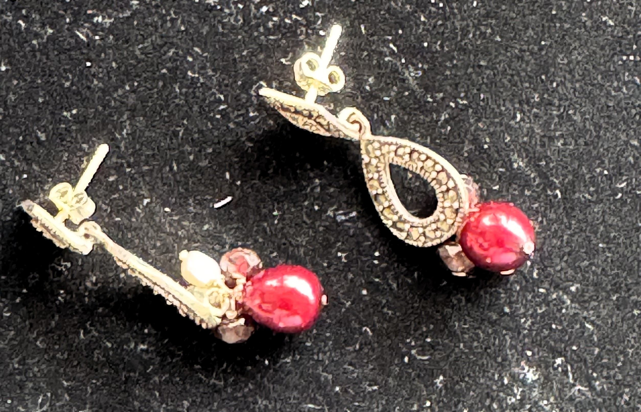 ,925 STERLING SILVER VINTAGE DANGLING EARRINGS WITH NICE STONES