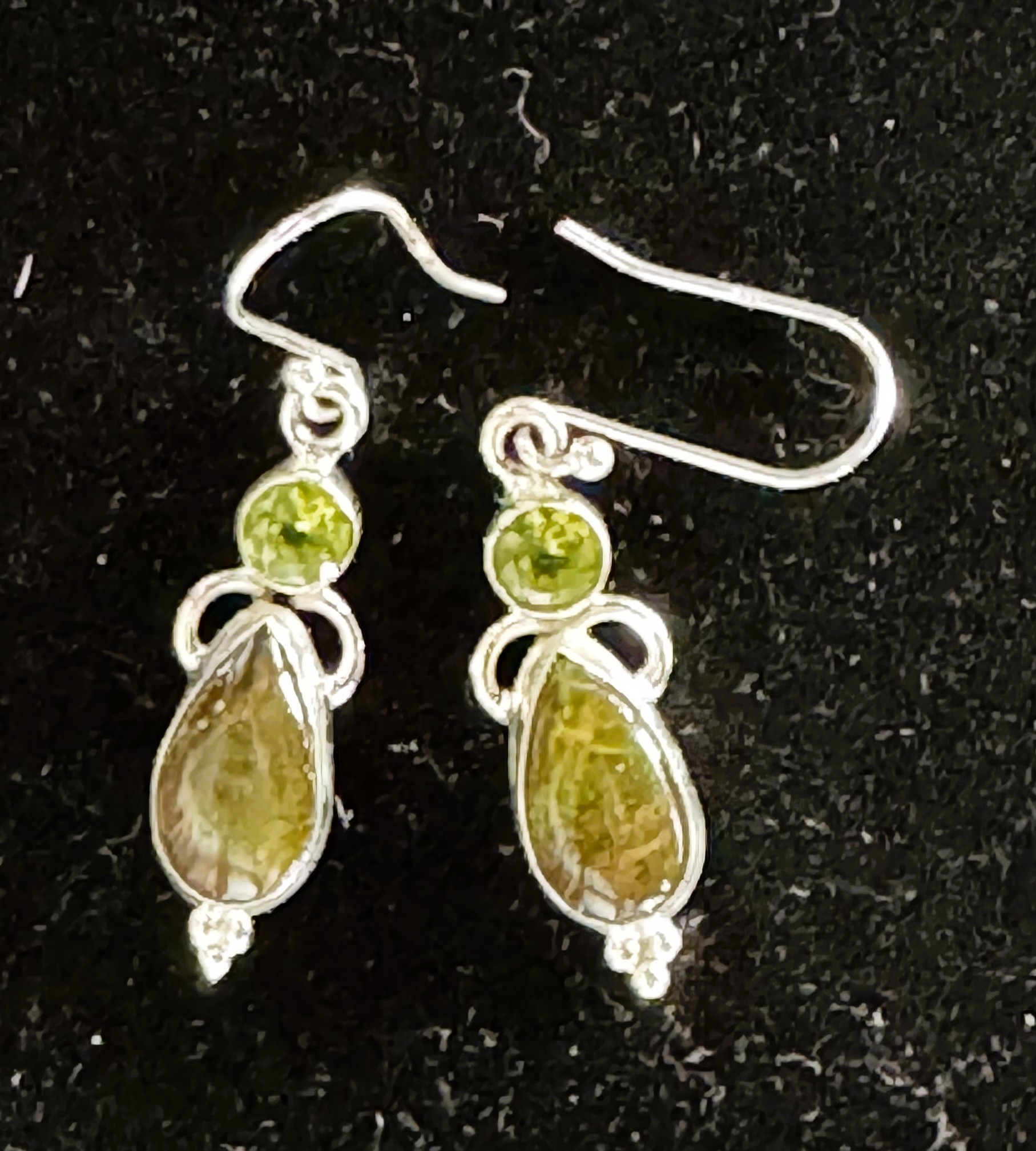 .925 STERLING SILVER DANGLING EARRINGS, WITH VERY NICE COLORFUL UNKNOWN TYPE STONES, LIKE NEW NEVER WORN