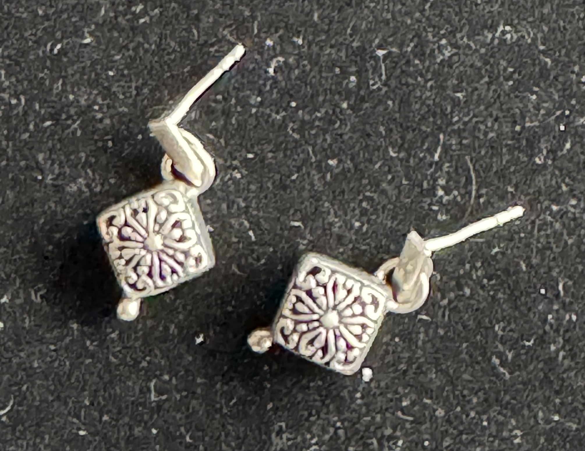 .925 STERLING SILVER VINTAGE, SIGNED SARDA  BALI DANGLING EARRINGS