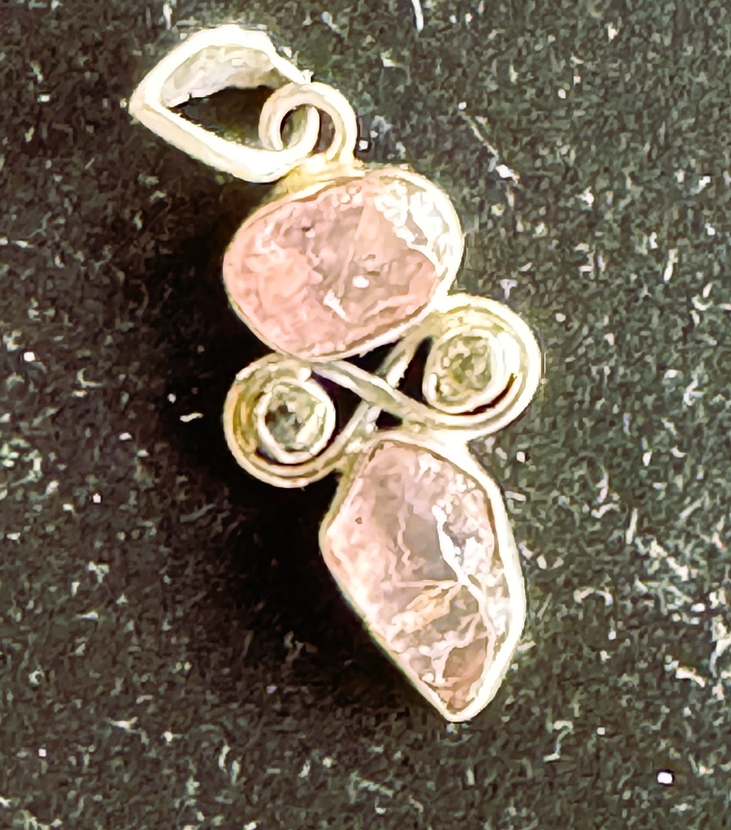 .925 STERLING SILVER VINTAGE PENDANT WITH STONES
