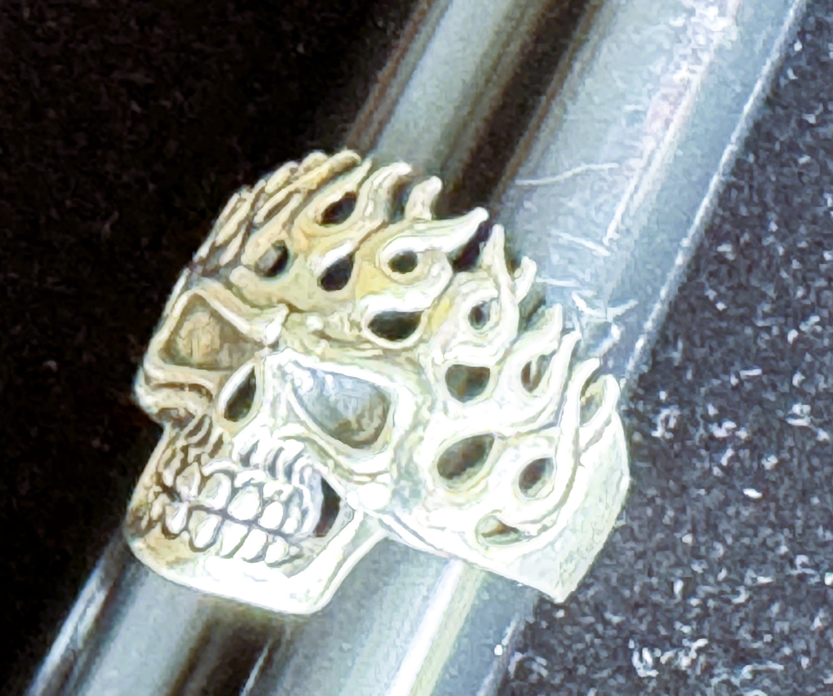 .925 STERLING SILVER  STAMPED SKULL FLAMMING BIKER RING SIZE 11 1/2