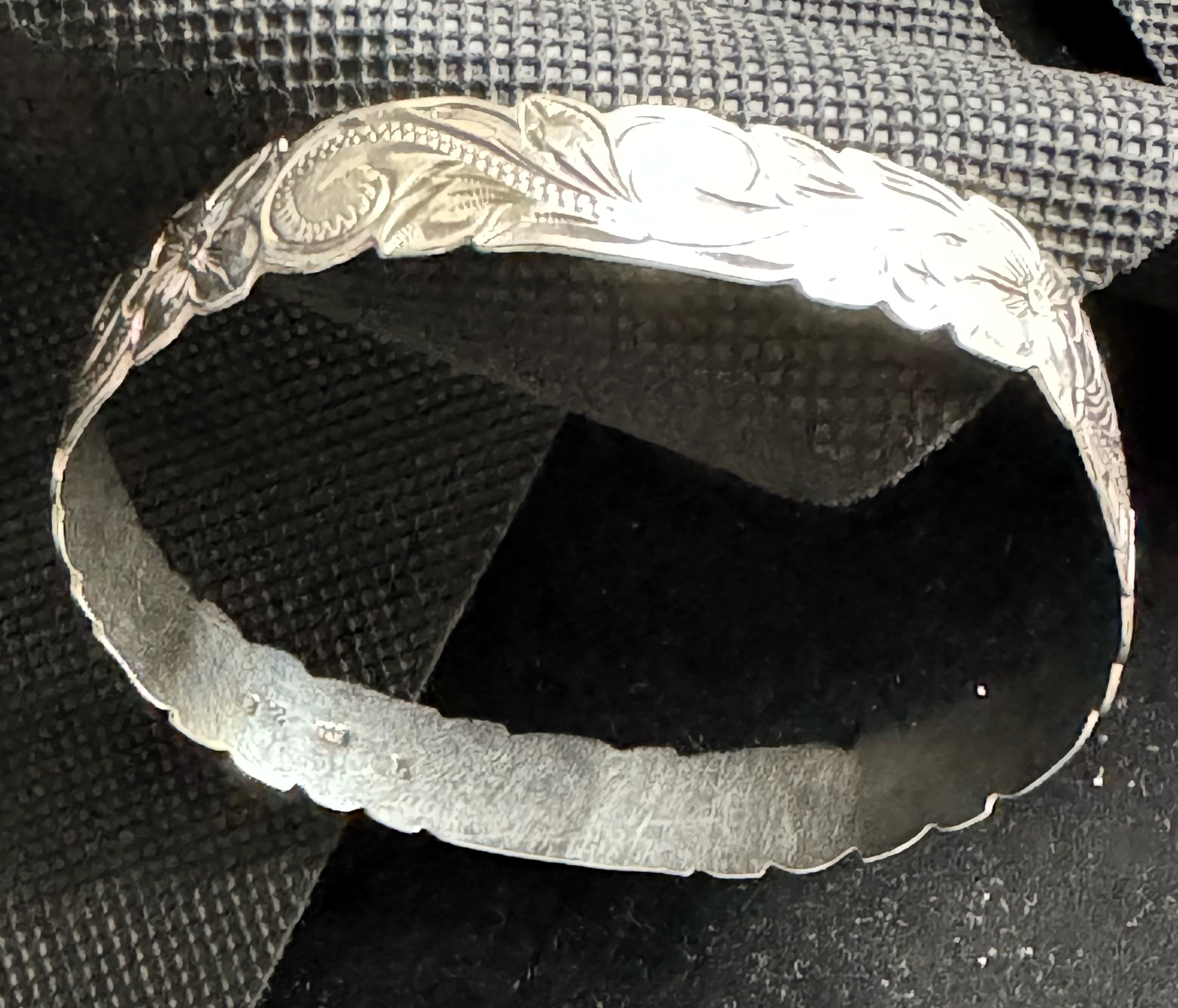 .925 STERLING SILVER BANGLE ETCHED FLORAL DESIGN BRACELET SIZE 8 1/2, CLASSIC
