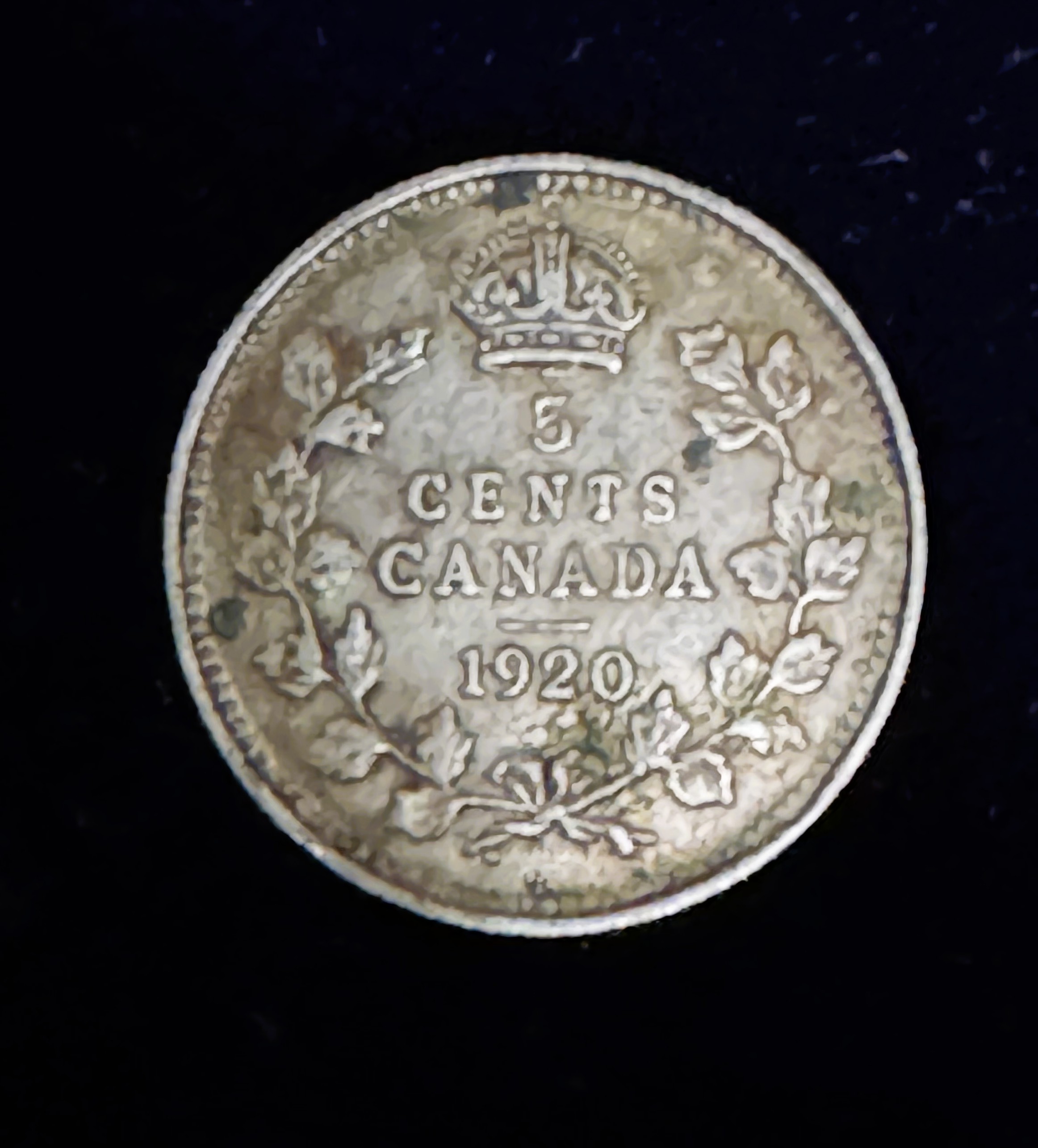 1920 SILVER CANADA 5 CENT DETAILED COIN (DIRTY)