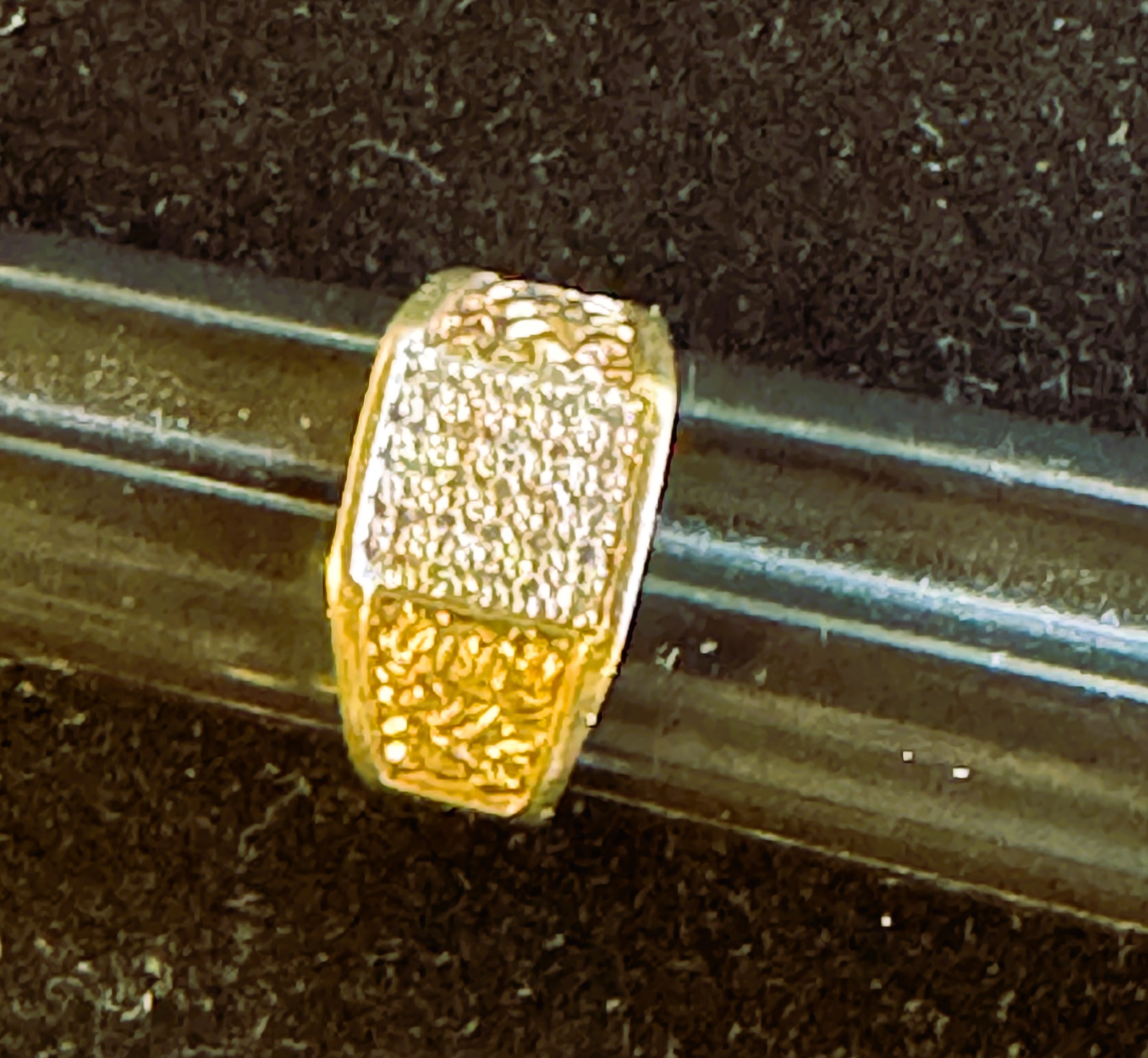 GOLD, 10K SIGNED AND STAMPED SOLID YELLOW GOLD RING SIZE 8 1/2 WITH SMALL DIAMOND CLUSTER