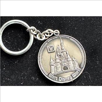 WALT DISNEY WORLD THEME PARK KEY CHAIN METAL MEDALLION COIN
