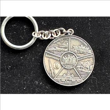 WALT DISNEY WORLD THEME PARK KEY CHAIN METAL MEDALLION COIN