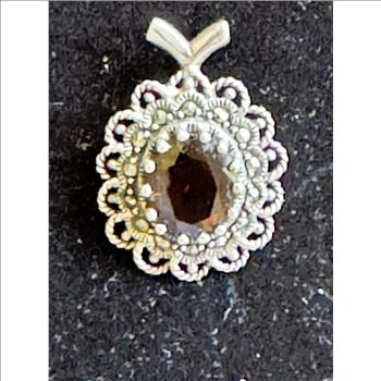 VINTAGE ESTATE STAMPED .925 STERLING SILVER PENDANT WITH A BEAUTY DEEP RED GARNET