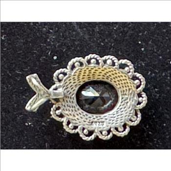 VINTAGE ESTATE STAMPED .925 STERLING SILVER PENDANT WITH A BEAUTY DEEP RED GARNET