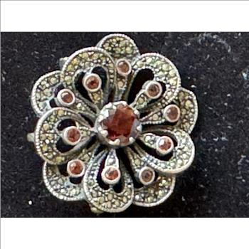 VINTAGE OLD ESTATE QUALITY MADE .925 STERLING SILVER, EQUIPPED FOR EITHER PENDANT/BROOCH/PIN CLASSIC FLORAL WITH RUBY CLUSTER