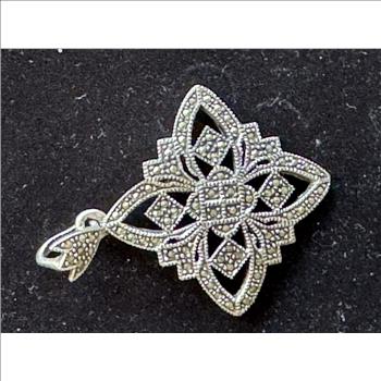 VINTAGE ESTATE .925 STERLING SILVER HEAVY CLASSIC  PENDANT