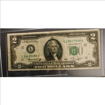1976 SERIES $2 DOLLAR FEDERAL RESERVE NOTE, INTRODUCED IN CELEBRATION OF THE BICENTENNIAL OF INDEPENDENCE, GREEN SEAL IN SLEVE