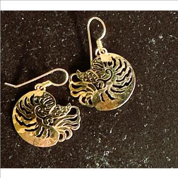 WILL BYRDE GOLD LAYERED HIGHLY POLISHED HANDCRAFTED DANGLE EARRINGS, BEAUTIES, LIKE NEW NEVER WORN SEASHELLS