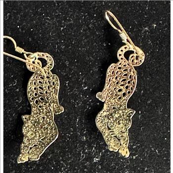 WILL BYRDE GOLD LAYERED HIGHLY POLISHED HANDCRAFTED DANGLE EARRINGS, BEAUTIES, LIKE NEW NEVER WORN STRETCHED CAT