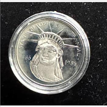 1886-1986 STATUE OF LIBERTY .925 STERLING SILVER PROOF, WASHINGTON CROSSING THE DELEWARE UNBLEMISHED GEM PROOF COIN IN A CAPSULE