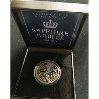 2017 SAPPHIRE JUBILEE, GUERNSEY 5 POUNDS PROOF COIN WITH A SAPPHIRE BLUE CRYSTAL, ORIG SEALED CAPSULE, BOX