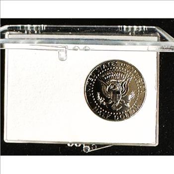 2016-D KENNEDY GOLDEN HEAD BU HALF DOLLAR IN A TRIBUTE CASE