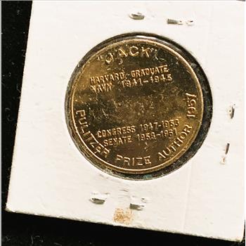 JOHN F KENNEDY GOLD TONNED COMMEMORATIVE COIN, UNCIRCULATED LUSTER