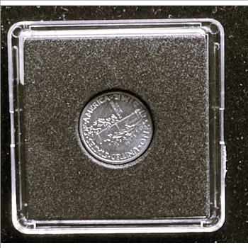 1938-S SILVER MERCURY DIME, FULL SPLIT BANDS, HIGH QUALITY GEM COIN IN A CASE