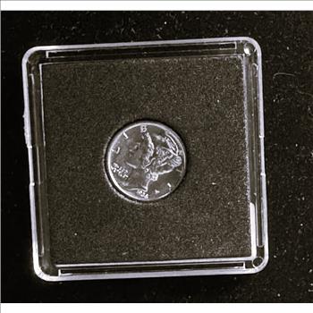 1938-S SILVER MERCURY DIME, FULL SPLIT BANDS, HIGH QUALITY GEM COIN IN A CASE