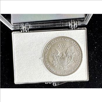 2005 .999 1oz FINE AMERICAN SILVER EAGLE $1 DOLLAR, BU COIN IN A CASE