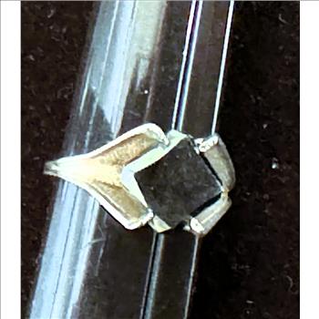 .925 STERLING SILVER VINTAGE RING SIZE 9 WITH NICE BLACK ONYX  LOOKING STONE