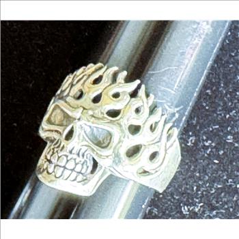 .925 STERLING SILVER  STAMPED SKULL FLAMMING BIKER RING SIZE 11 1/2