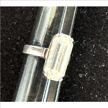 .925 STERLING SILVER VINTAGE COCKTAIL RING SIZE 7 1/4, WITH CLEAR REFLECTIVE STONE